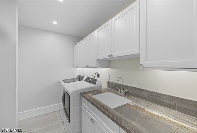 360 Carlton PL 11, Naples, FL 34108