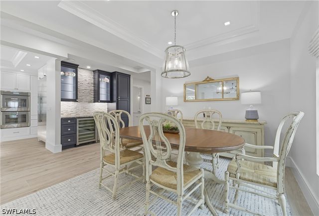 360 Carlton PL 11, Naples, FL 34108