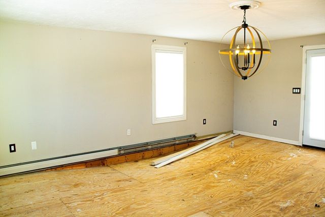 25 Bear Hill Rd, Gardner, MA 01440