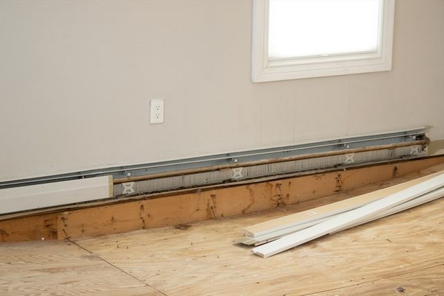 25 Bear Hill Rd, Gardner, MA 01440