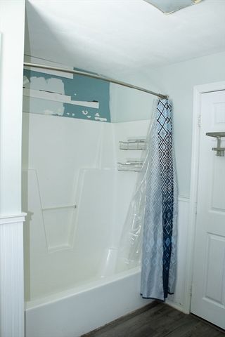 25 Bear Hill Rd, Gardner, MA 01440