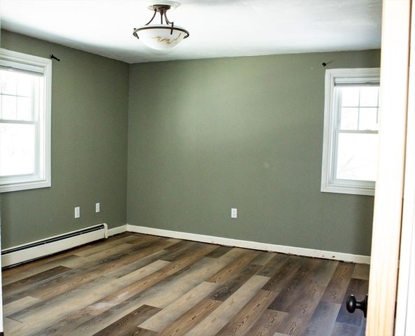 25 Bear Hill Rd, Gardner, MA 01440