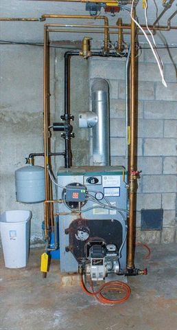 25 Bear Hill Rd, Gardner, MA 01440