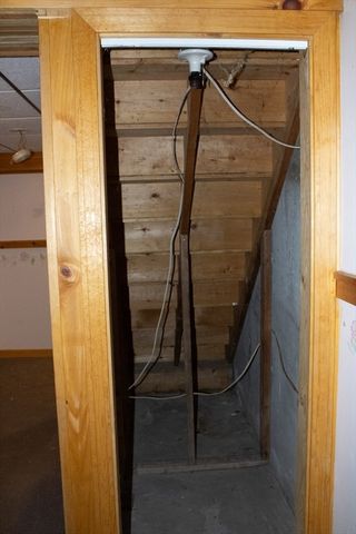 25 Bear Hill Rd, Gardner, MA 01440