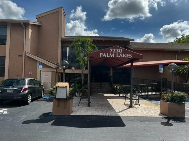 7320 Lake Circle Drive 407, Margate, FL 33063