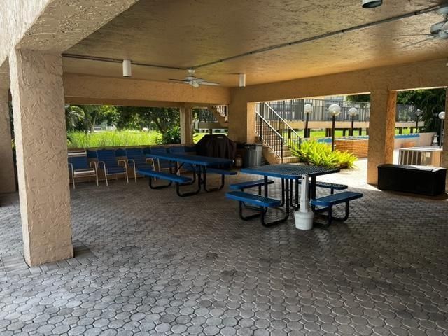7320 Lake Circle Drive 407, Margate, FL 33063