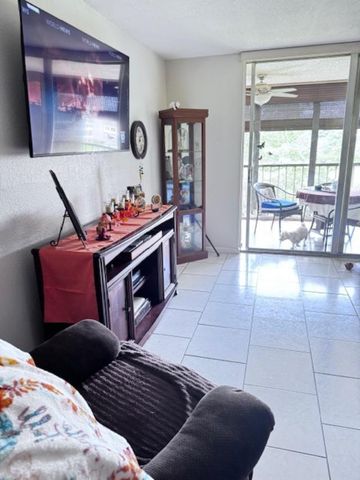 7320 Lake Circle Drive 407, Margate, FL 33063