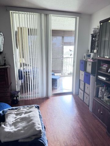7320 Lake Circle Drive 407, Margate, FL 33063