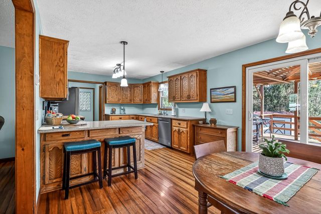 1000 Cedar Ridge Drive, Houston, MO 65483