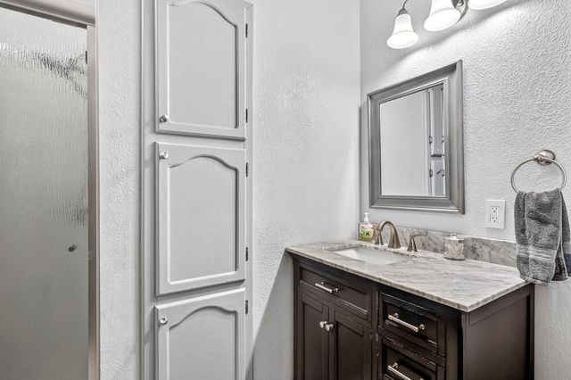 1000 Cedar Ridge Drive, Houston, MO 65483