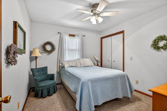 1000 Cedar Ridge Drive, Houston, MO 65483