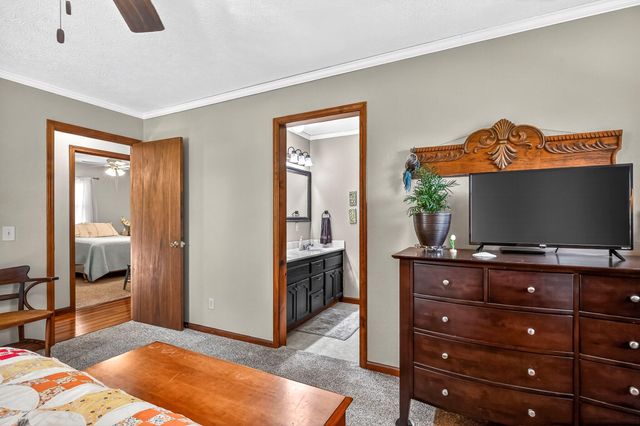 1000 Cedar Ridge Drive, Houston, MO 65483