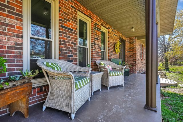 1000 Cedar Ridge Drive, Houston, MO 65483