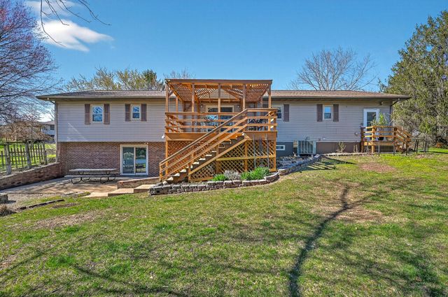 1000 Cedar Ridge Drive, Houston, MO 65483