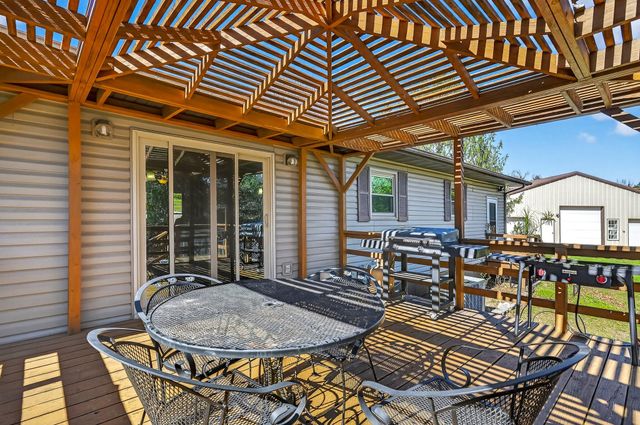 1000 Cedar Ridge Drive, Houston, MO 65483