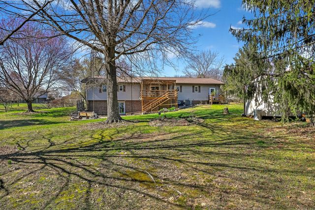 1000 Cedar Ridge Drive, Houston, MO 65483