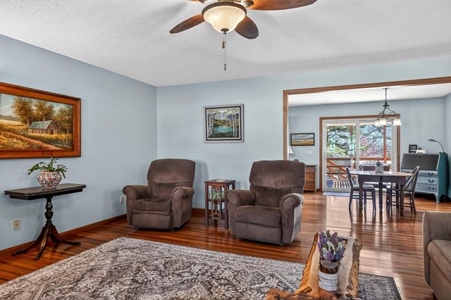 1000 Cedar Ridge Drive, Houston, MO 65483