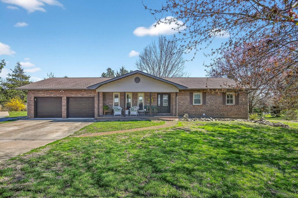 1000 Cedar Ridge Drive, Houston, MO 65483