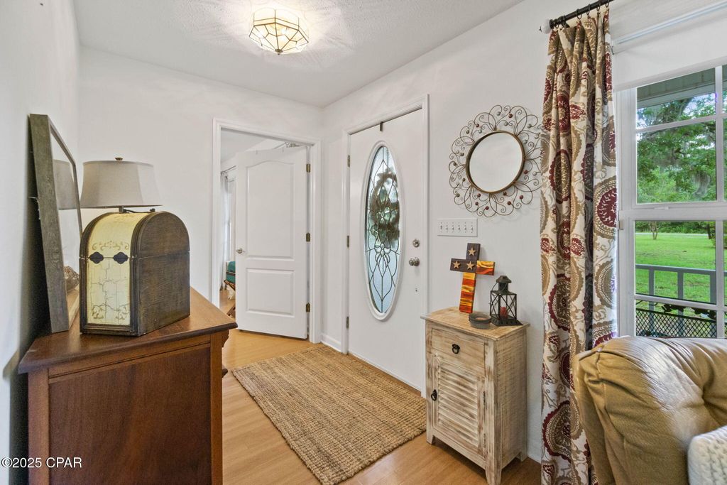 4385 Leisure Lakes Drive, Chipley, FL 32428