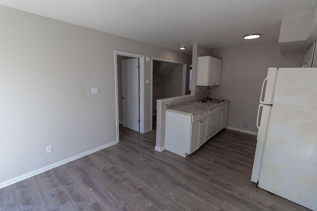 7216 N MOBERLY DR B, Columbia, MO 65202