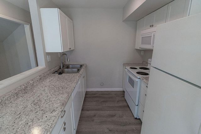 7216 N MOBERLY DR B, Columbia, MO 65202