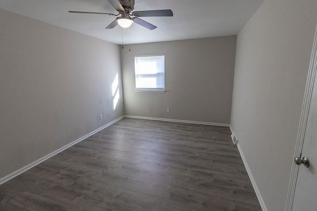 7216 N MOBERLY DR B, Columbia, MO 65202