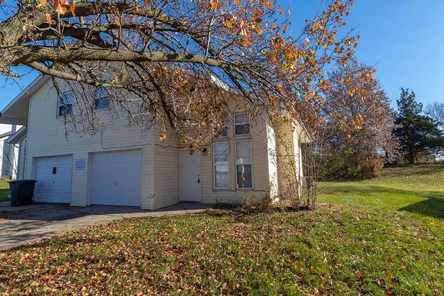 7216 N MOBERLY DR B, Columbia, MO 65202