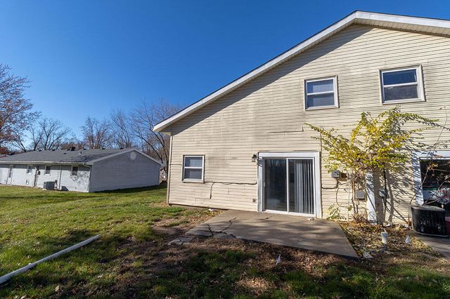 7216 N MOBERLY DR B, Columbia, MO 65202