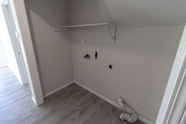 7216 N MOBERLY DR B, Columbia, MO 65202