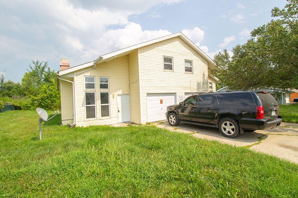 7216 N MOBERLY DR B, Columbia, MO 65202