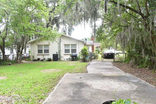 6802 BARBERIE Street, Jacksonville, FL 32208