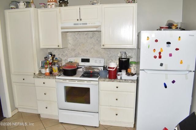 6802 BARBERIE Street, Jacksonville, FL 32208