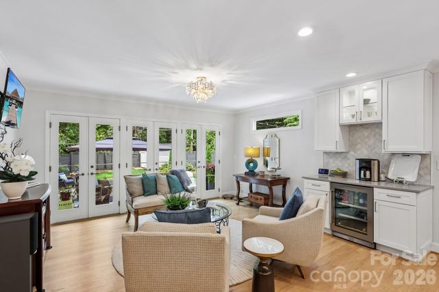 1315 Holmes Drive, Charlotte, NC 28209