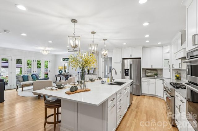 1315 Holmes Drive, Charlotte, NC 28209