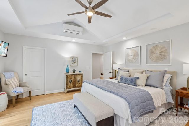 1315 Holmes Drive, Charlotte, NC 28209