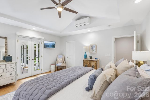 1315 Holmes Drive, Charlotte, NC 28209