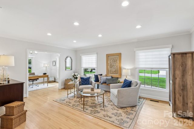 1315 Holmes Drive, Charlotte, NC 28209