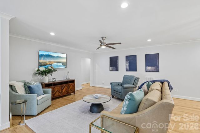 1315 Holmes Drive, Charlotte, NC 28209