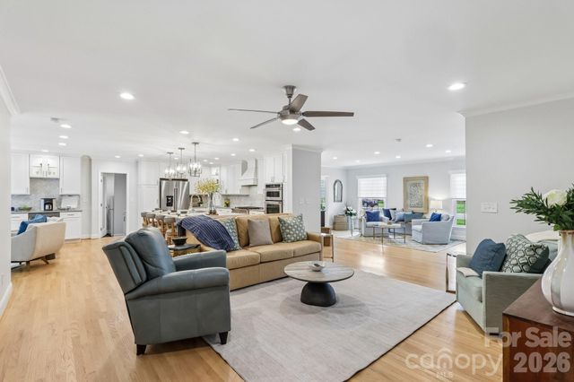 1315 Holmes Drive, Charlotte, NC 28209