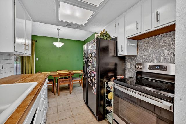 813 Glen Key Street, Denison, TX 75020