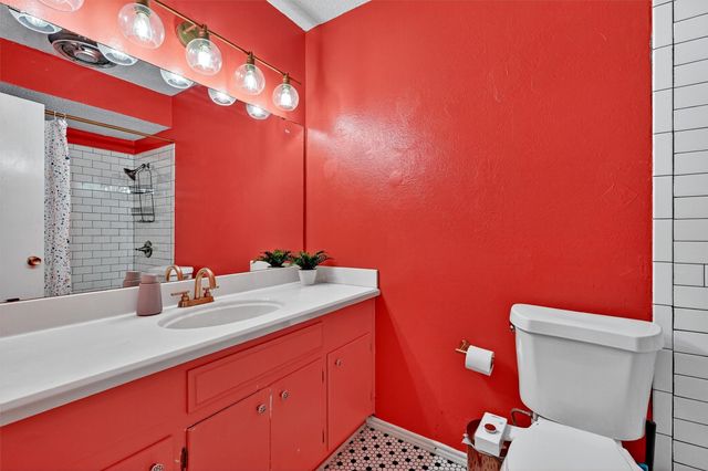 813 Glen Key Street, Denison, TX 75020