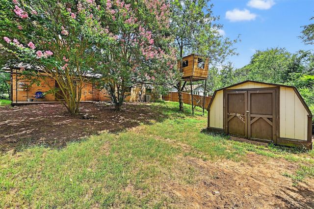 813 Glen Key Street, Denison, TX 75020