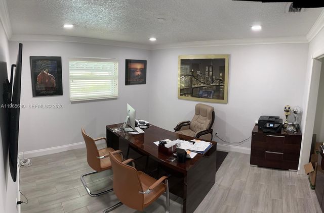 951 SW 121 Ave, Davie, FL 33325