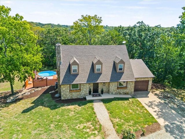 1409 N 650 Road, Lawrence, KS 66046