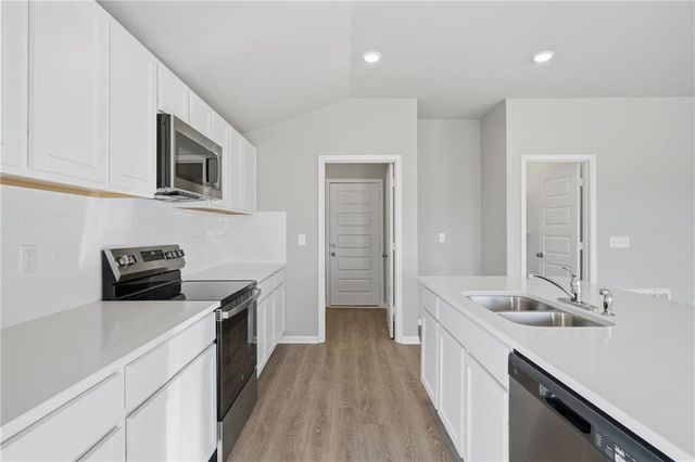 19475 Lincoln Street, Spring Hill, KS 66083