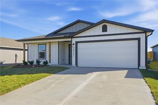 19475 Lincoln Street, Spring Hill, KS 66083