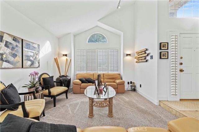 22047 Conway, Saugus, CA 91350