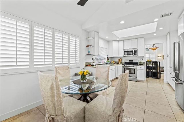 22047 Conway, Saugus, CA 91350