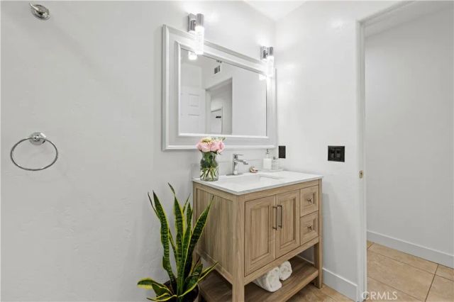 22047 Conway, Saugus, CA 91350