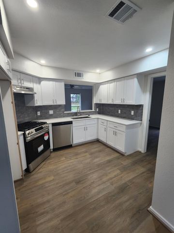 25605 Fm 2100 Road, Huffman, TX 77336